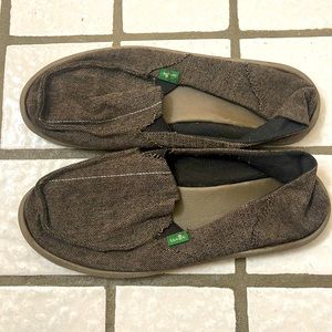 Slip-on Sanuk shoes